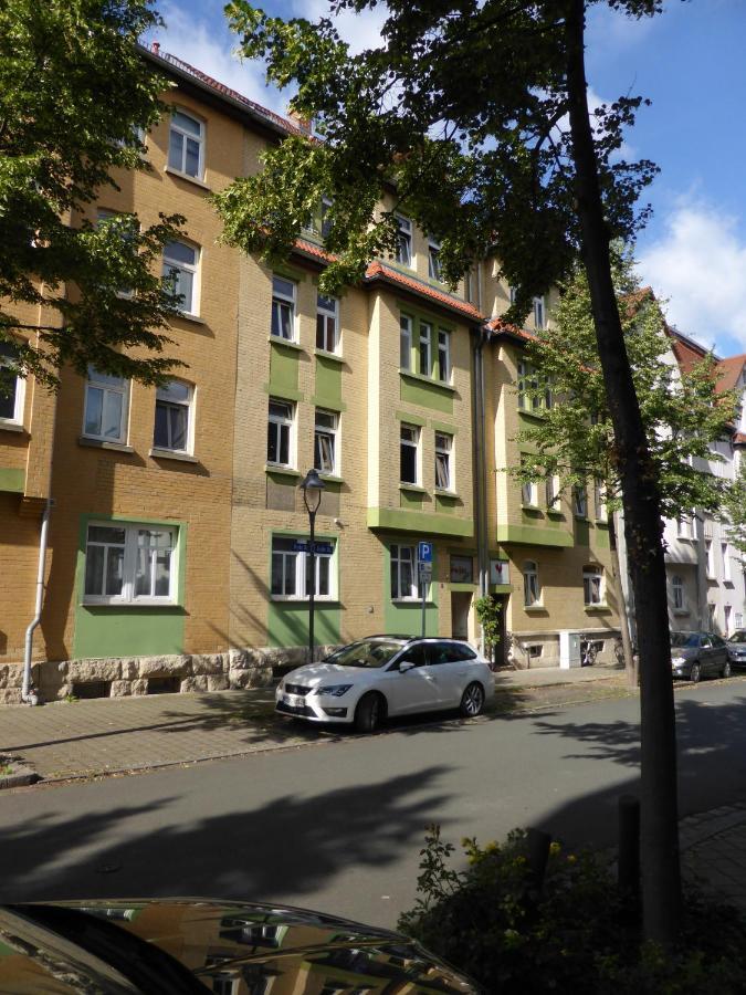 Ferienwohnung Goethe: Zentrale 2-Zimmer-Oase mit WLAN & Parkplatz Jena Exterior photo