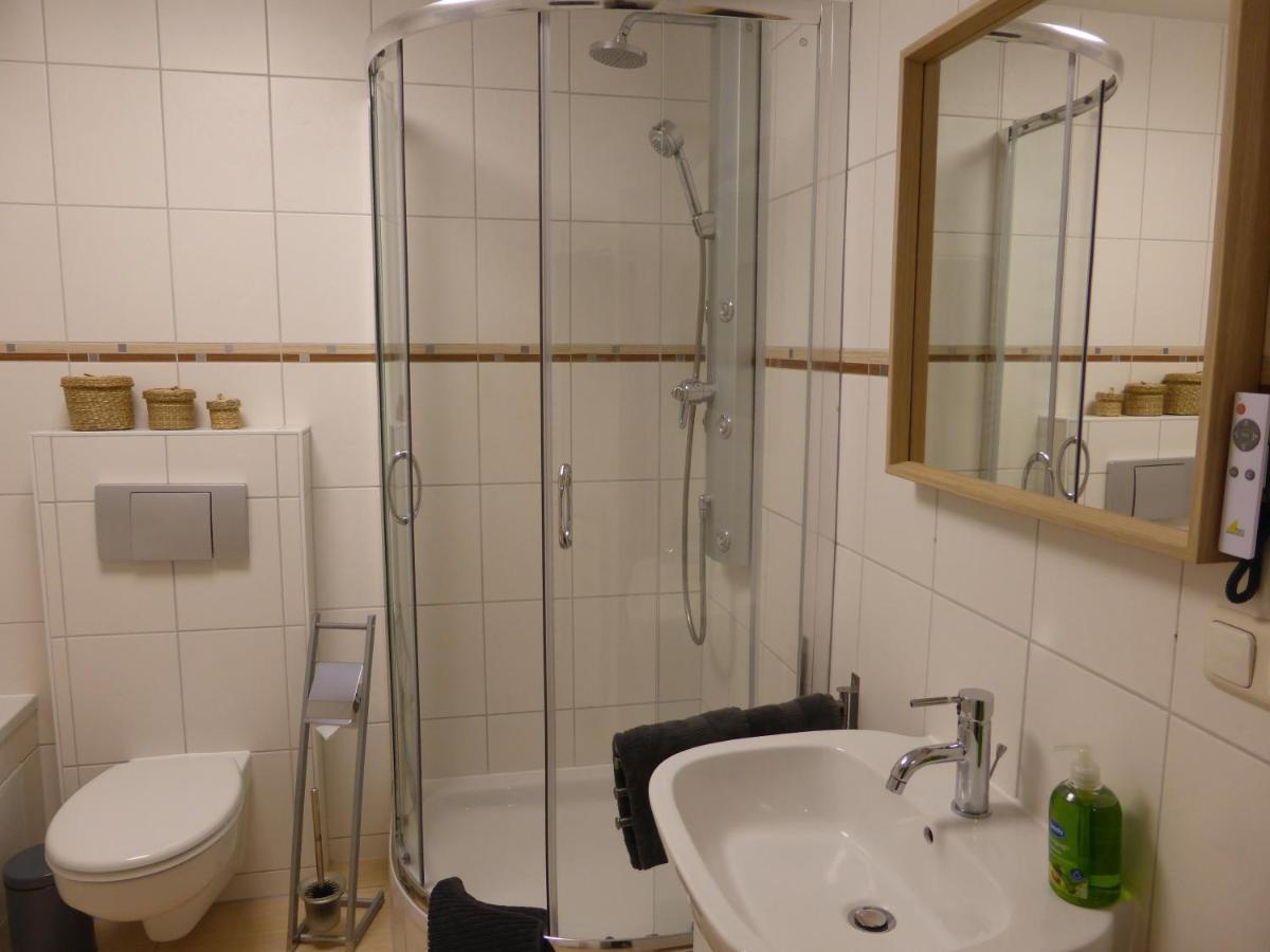 Ferienwohnung Goethe: Zentrale 2-Zimmer-Oase mit WLAN & Parkplatz Jena Exterior photo